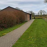 Dalem Met Hottub En Landelijk Holiday home