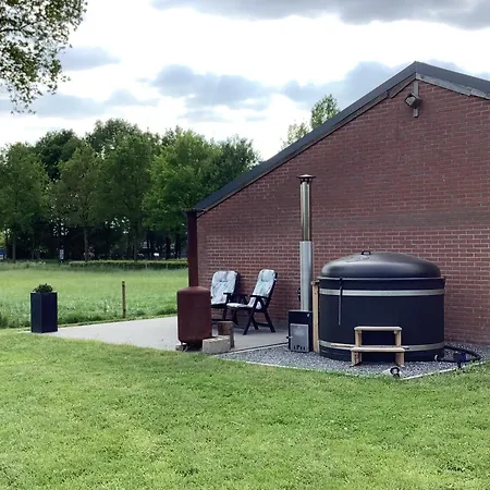 Dalem Met Hottub En Landelijk Holiday home Hapert