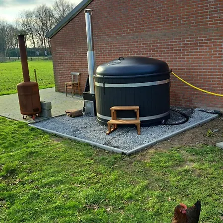 Dalem Met Hottub En Landelijk Holiday home Hapert