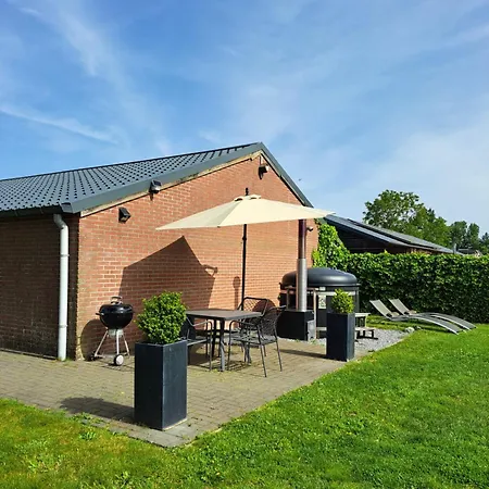Dalem Met Of Zonder Hottub En Landelijk Semesterbostad *