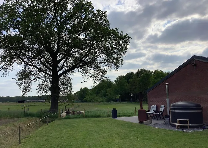 Dalem Met Hottub En Landelijk Vakantiehuis