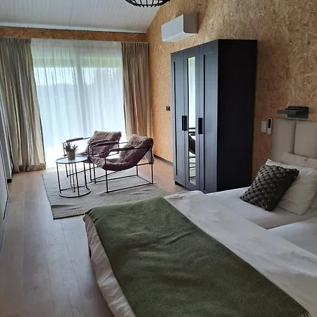 別荘 Dalem Met Hottub En Landelijk